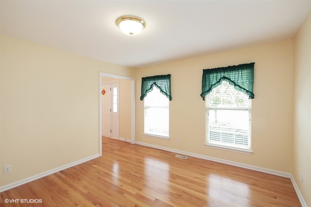 1222 Mason Street DeKalb, IL 60115 - Photo 4 of 18