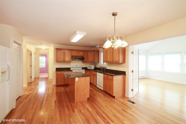 1222 Mason Street DeKalb, IL 60115 - Photo 6 of 18