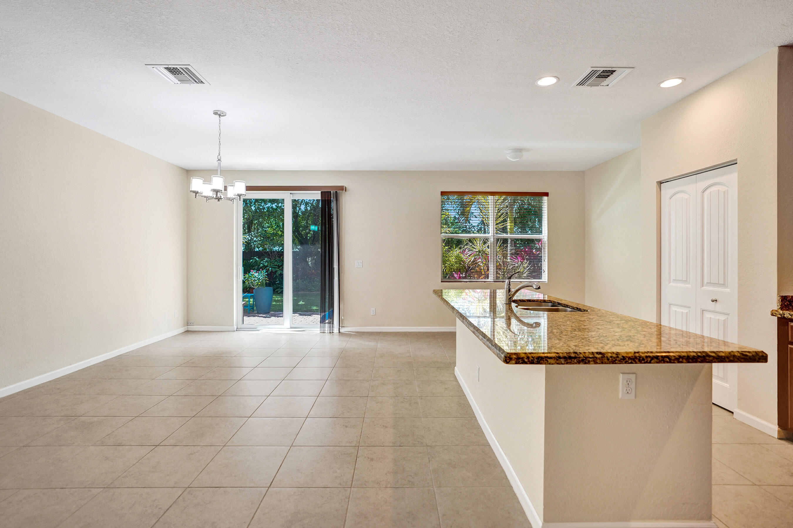 841 Palm Tree Lane West Palm Beach, FL 33415 - Photo 9 of 96 DSC00322