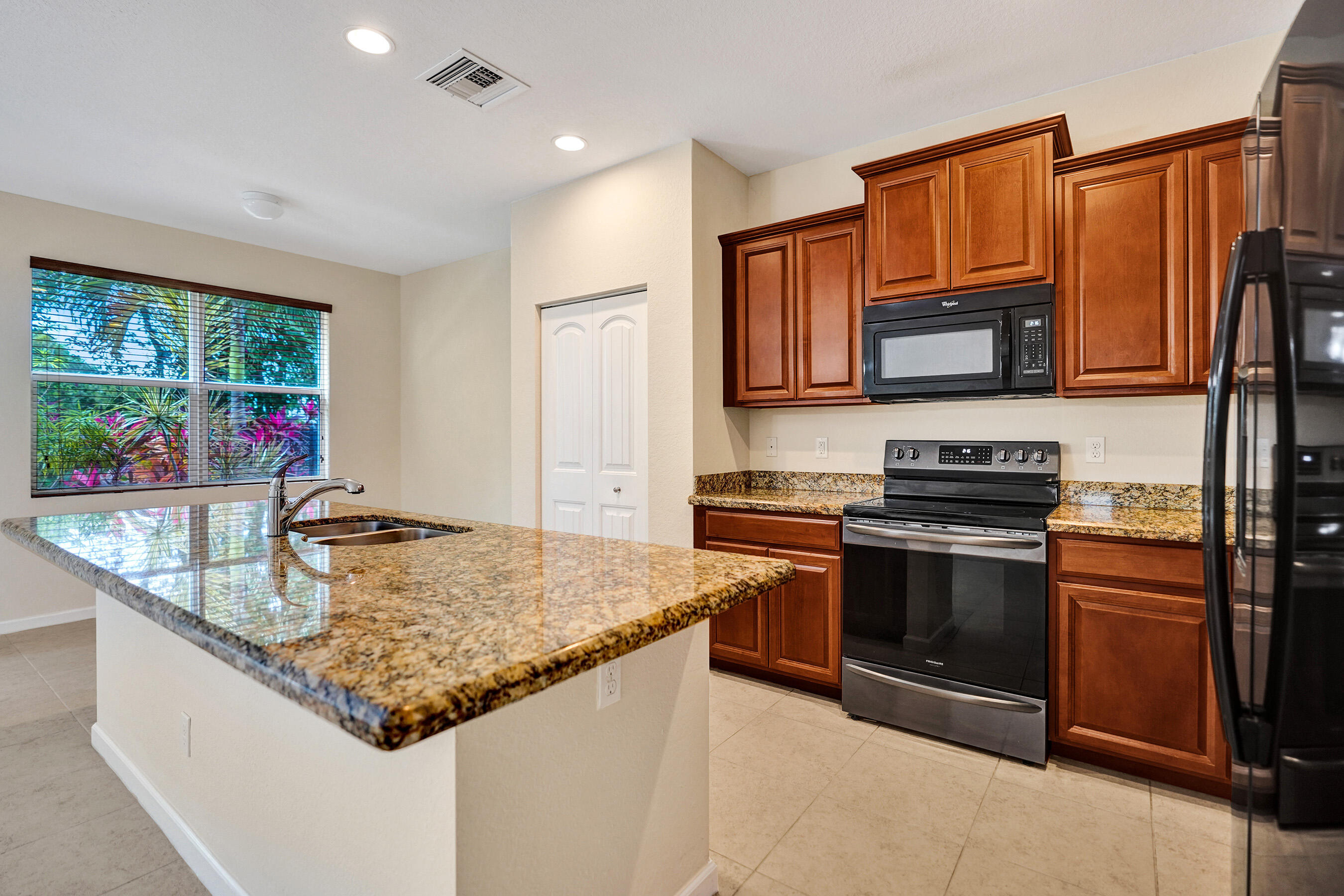 841 Palm Tree Lane West Palm Beach, FL 33415 - Photo 10 of 96 DSC00367