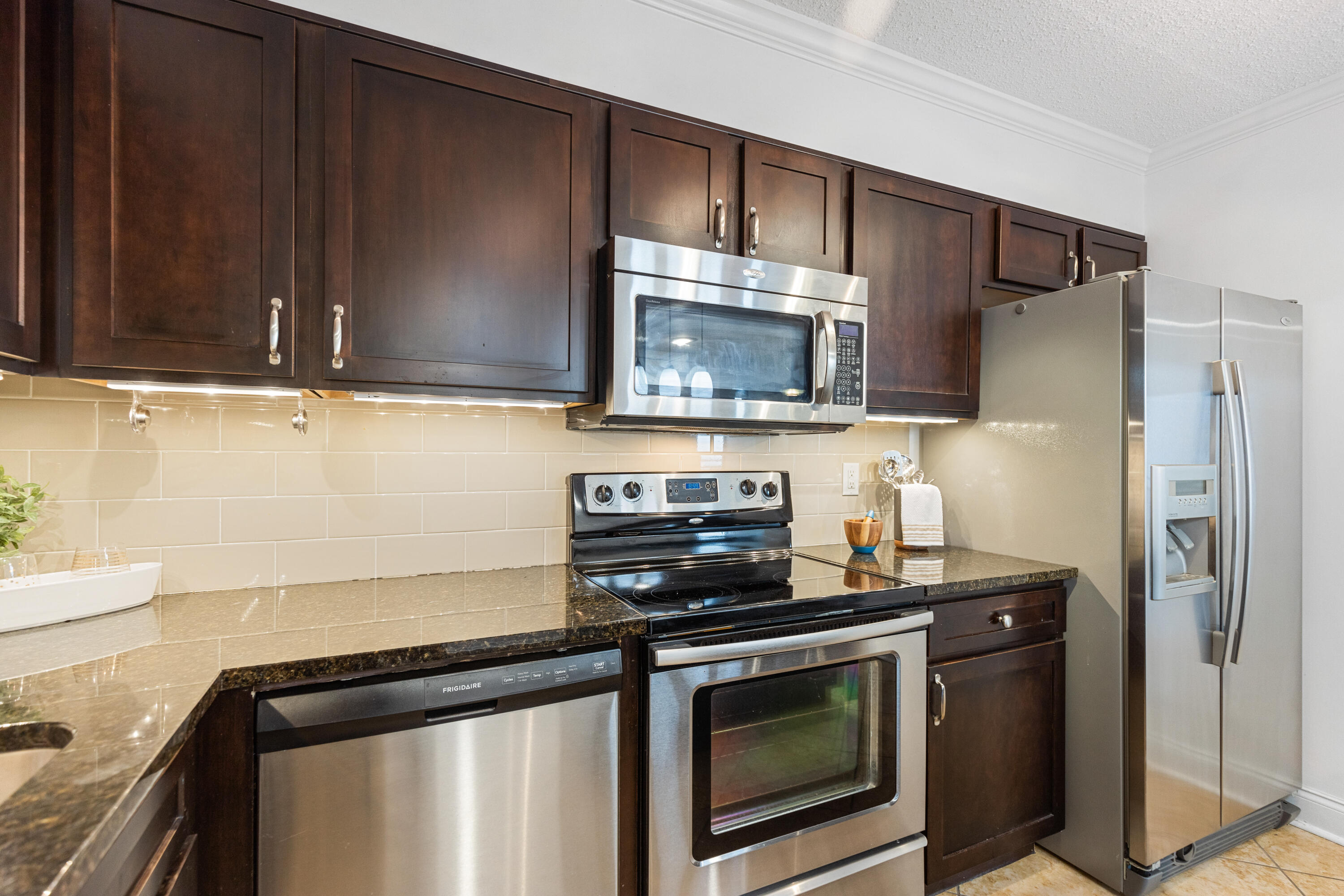 1131 Stringers Ridge Road, Unit 11G Chattanooga, TN 37405 - Photo 14 of 40 STAINLESS STEEL APPLIANCES