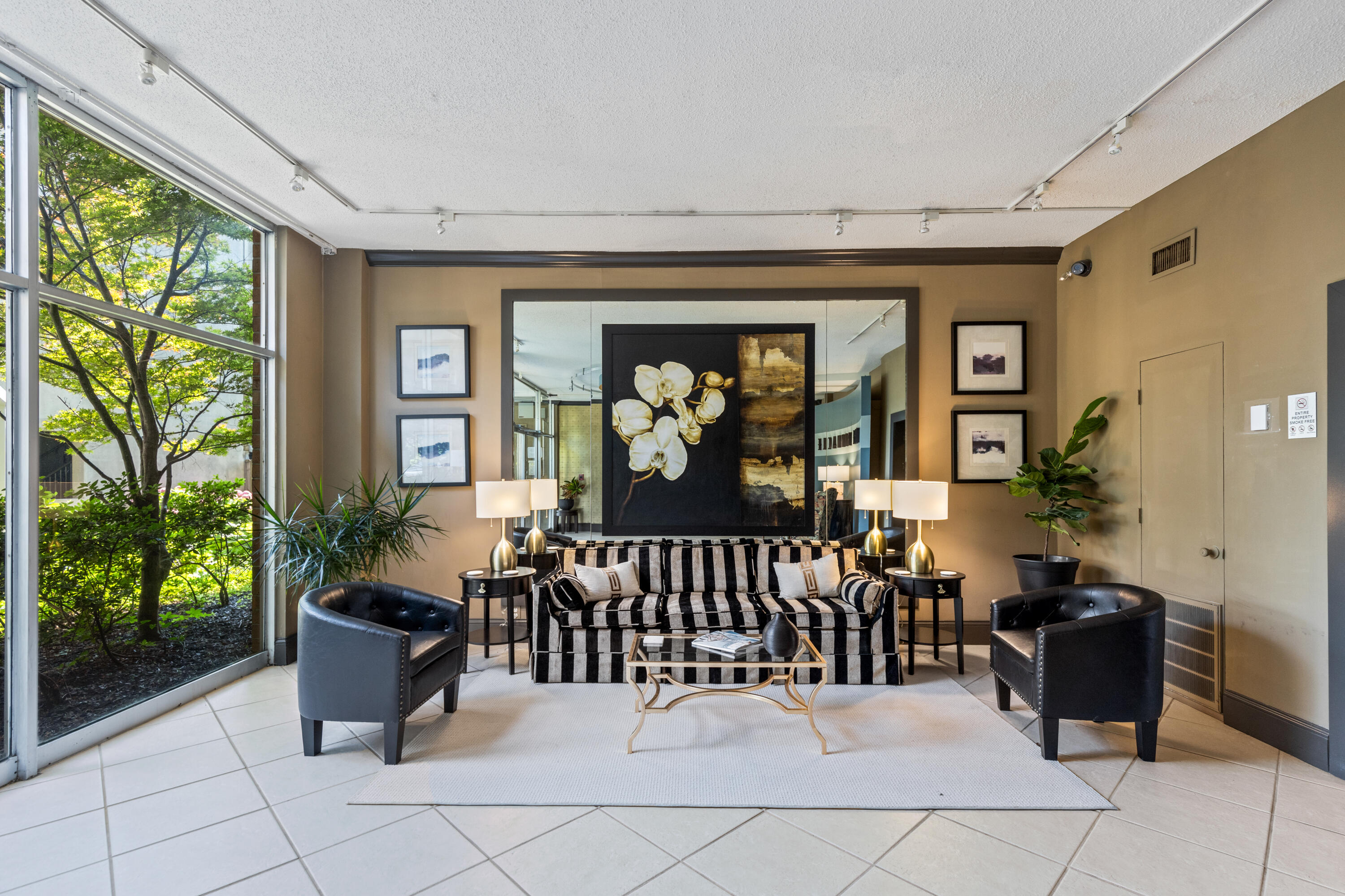 1131 Stringers Ridge Road, Unit 11G Chattanooga, TN 37405 - Photo 25 of 40 RELAX IN THE FOYER