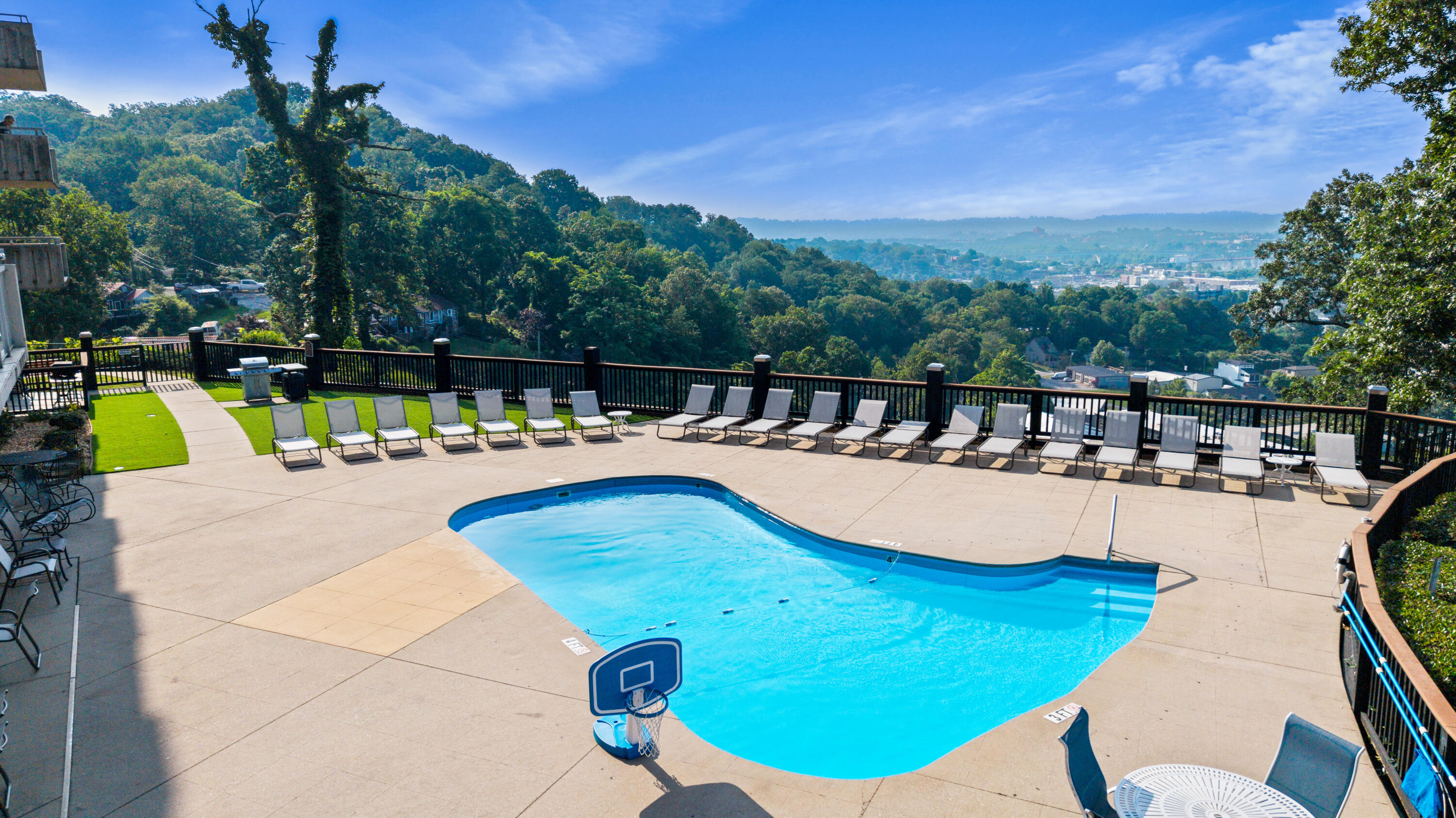 1131 Stringers Ridge Road, Unit 11G Chattanooga, TN 37405 - Photo 34 of 40 POOL WITH CITY VIEWS