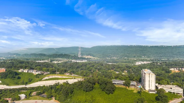 $1,700 | 1131 Stringers Ridge Road, Unit 11G, Chattanooga, TN 37405