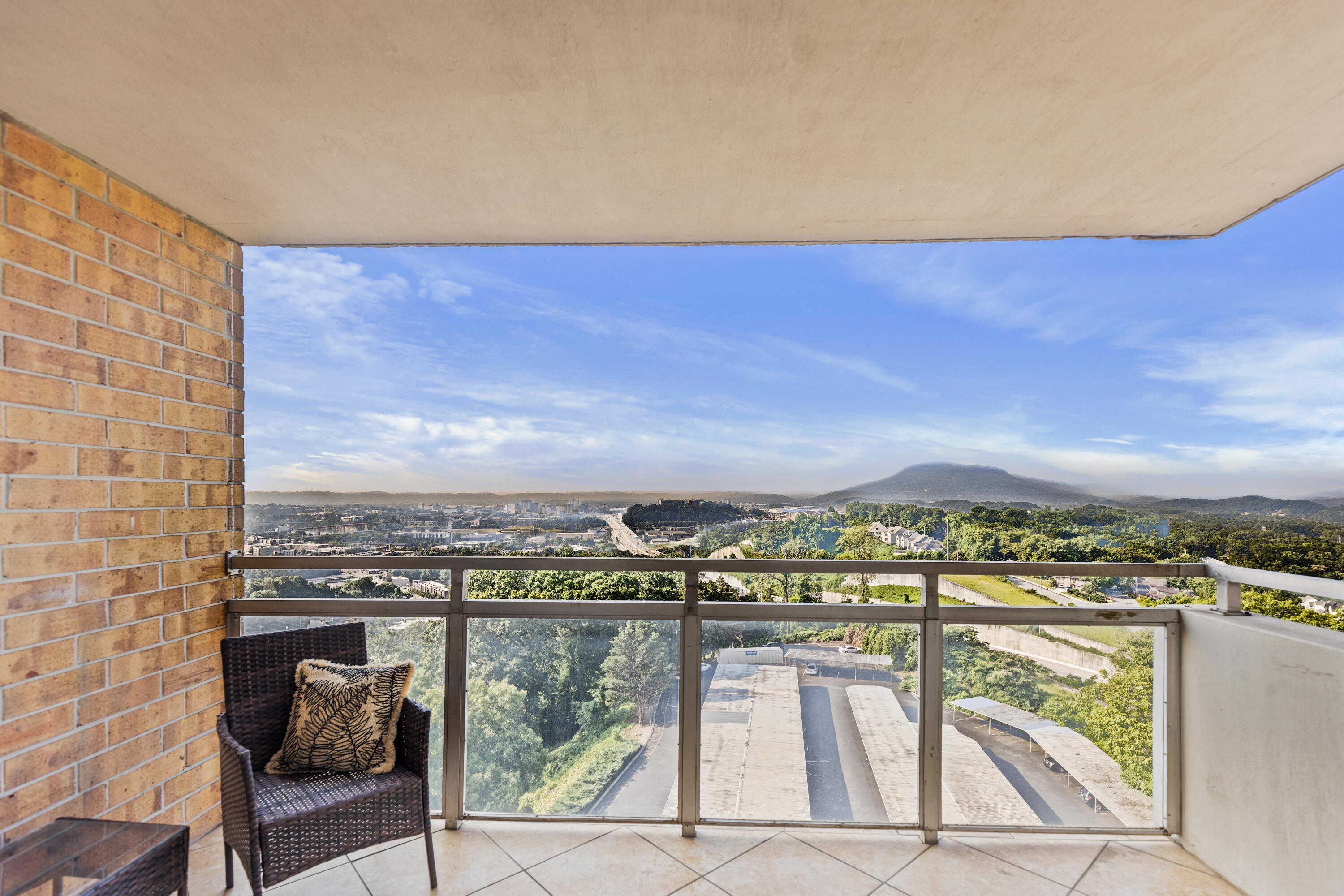 1131 Stringers Ridge Road, Unit 11G Chattanooga, TN 37405 - Photo 8 of 40 VIEWS