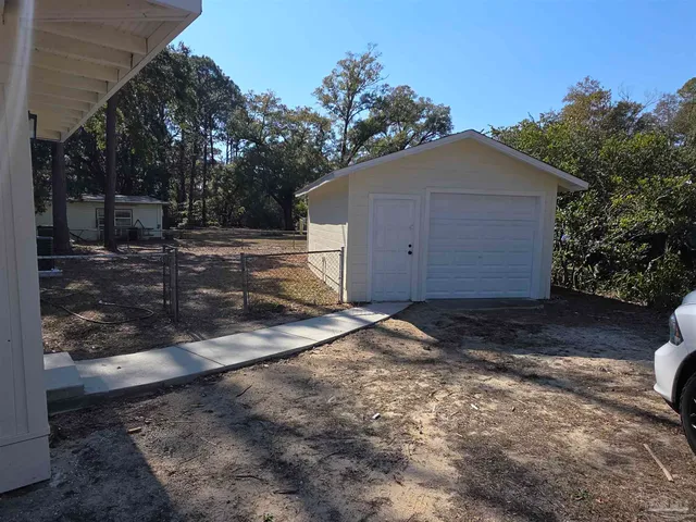 $1,750 | 207 Hart Drive, Pensacola, FL 32503