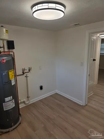 $1,750 | 207 Hart Drive, Pensacola, FL 32503