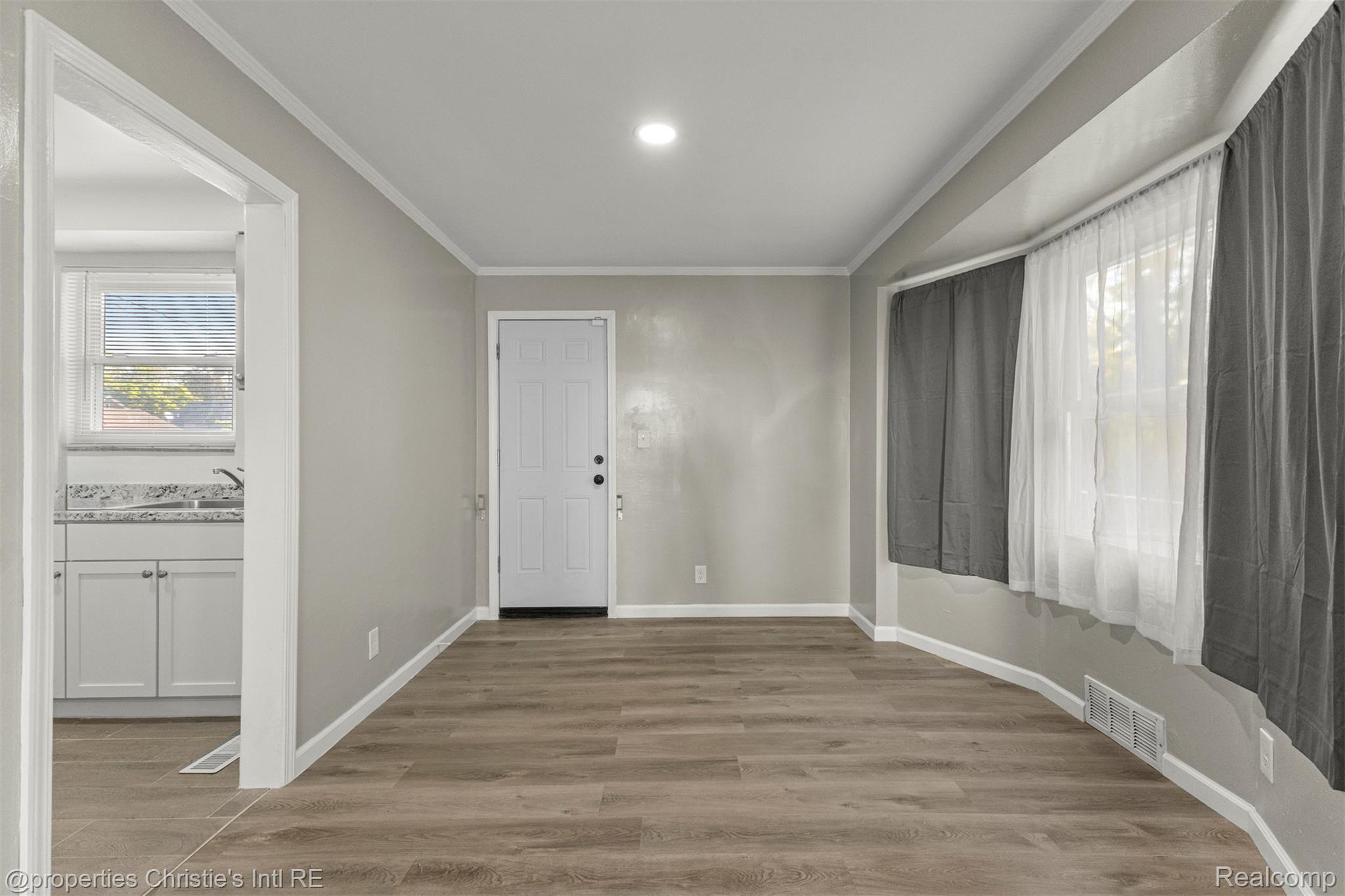 10838 Nottingham Road Detroit, MI 48224 - Photo 9 of 24 Dinning Room