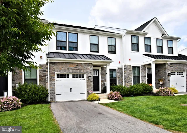$465,900 | 8043 Milltown Circle, Cheltenham, PA 19012