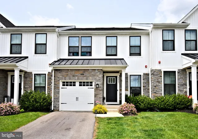 $465,900 | 8043 Milltown Circle, Cheltenham, PA 19012