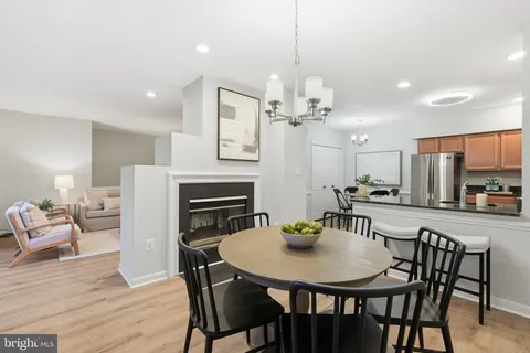 $499,900 | 5134 Castle Harbor Way, Unit 62, Centreville, VA 20120