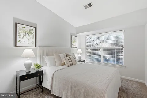 $499,900 | 5134 Castle Harbor Way, Unit 62, Centreville, VA 20120