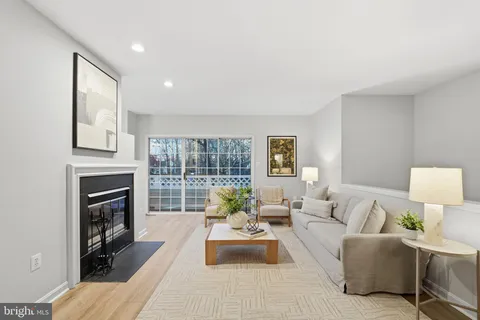 $499,900 | 5134 Castle Harbor Way, Unit 62, Centreville, VA 20120