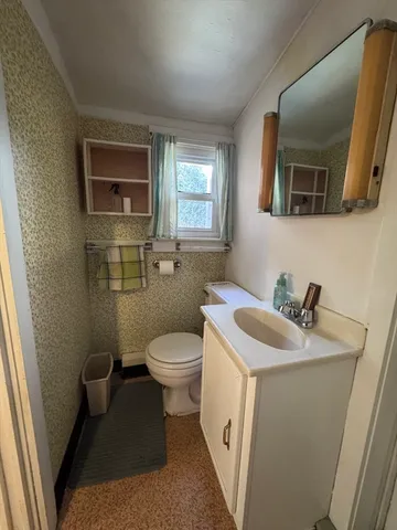 $469,900 | 1371 Drift Road, Westport, MA 02790