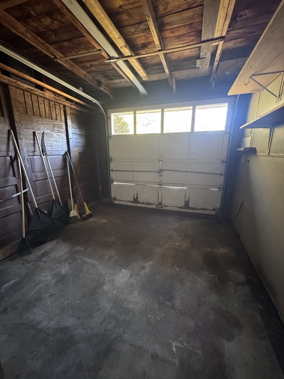 1371 Drift Road Westport, MA 02790 - Photo 15 of 36