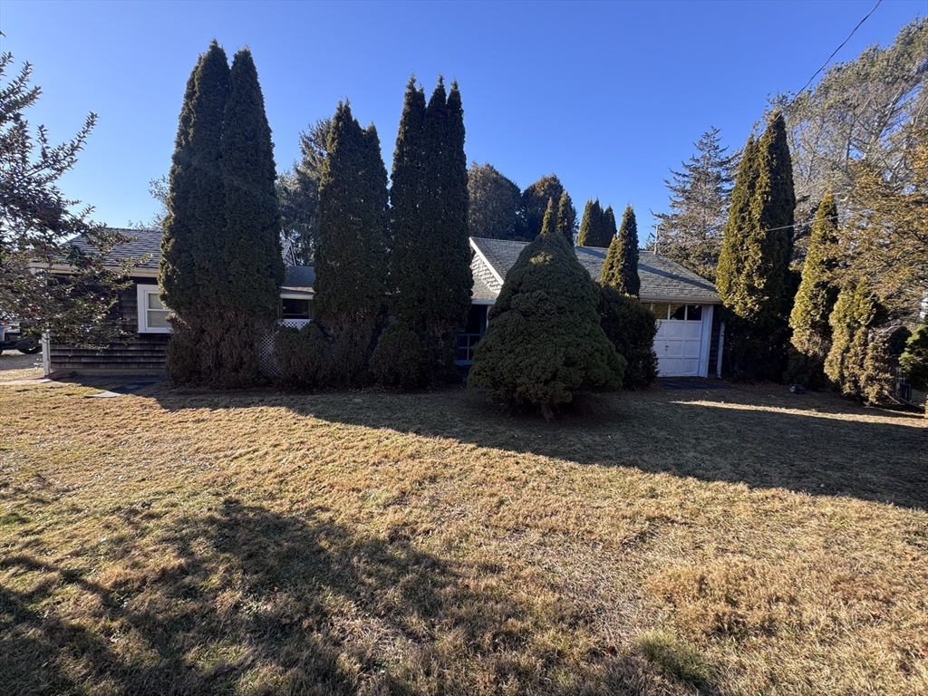 1371 Drift Road Westport, MA 02790 - Photo 17 of 36