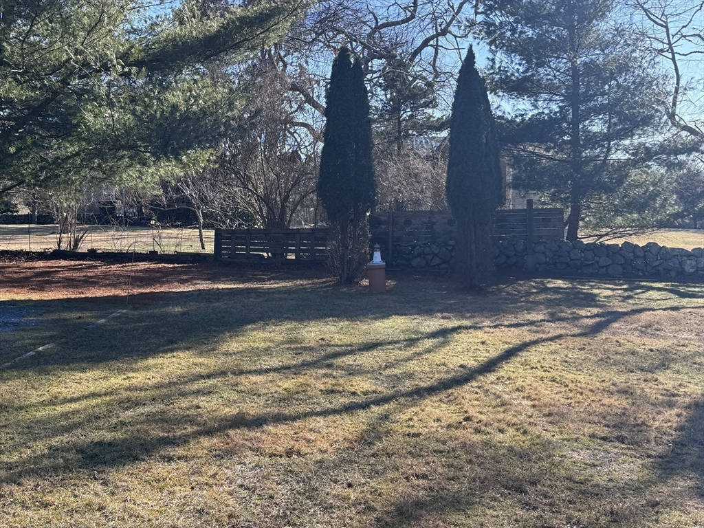 1371 Drift Road Westport, MA 02790 - Photo 24 of 36