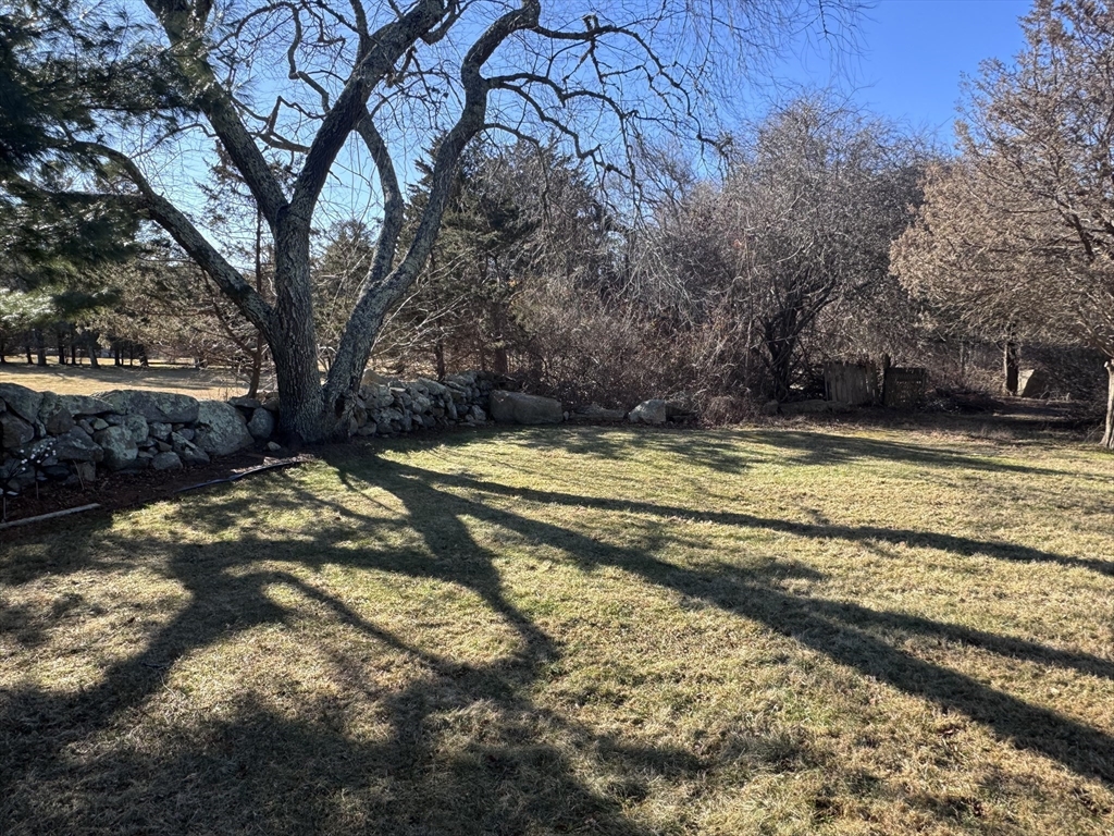 1371 Drift Road Westport, MA 02790 - Photo 26 of 36