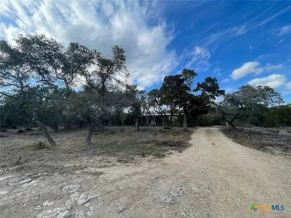 $1,250 | 541 Buck Trail, Unit C, Canyon Lake, TX 78133