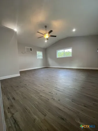 $1,250 | 541 Buck Trail, Unit C, Canyon Lake, TX 78133