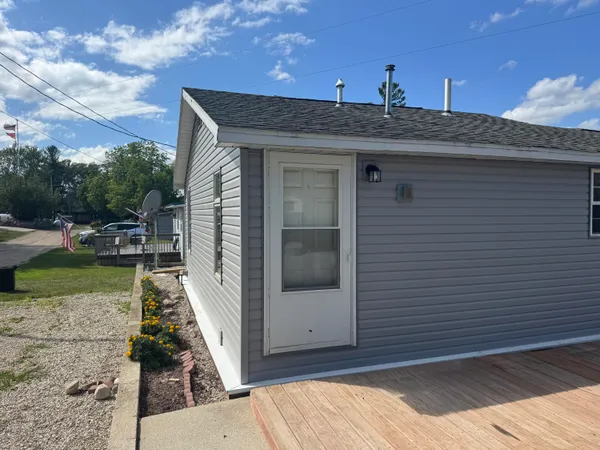 $99,900 | 9388 Lake Drive, Evart, MI 49631