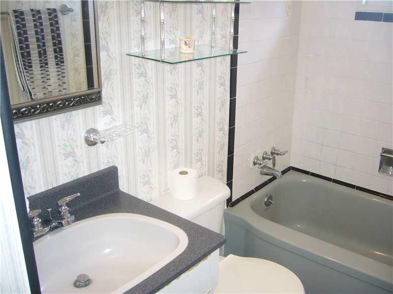 108 North Branch Road Monaca, PA 15061 - Photo 10 of 13 Full Bath. Full bath on main level.