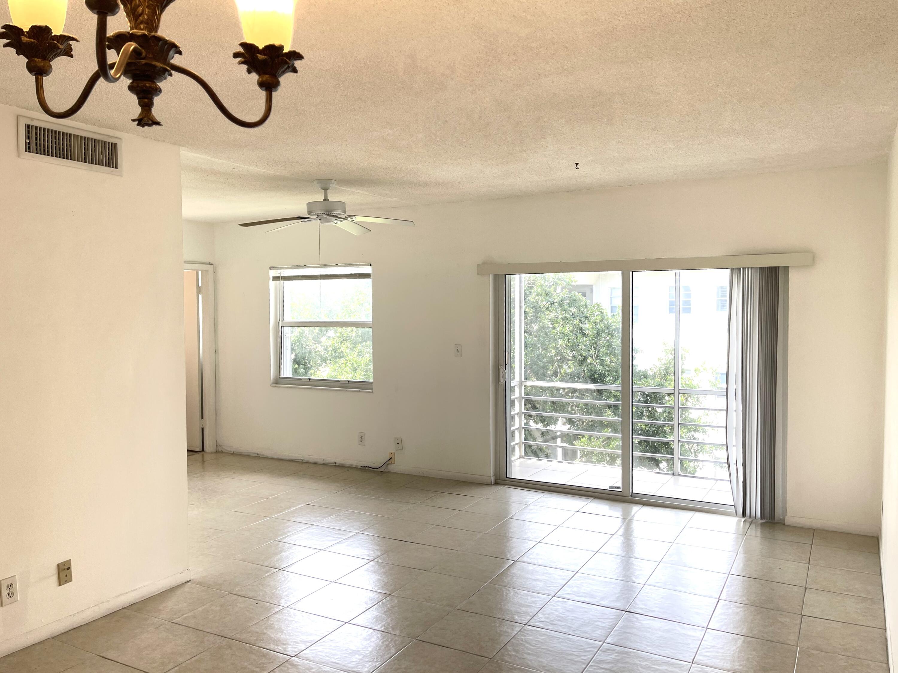 5501 Northwest 2nd Avenue, Unit 313 Boca Raton, FL 33487 - Photo 7 of 15 IMG_2396