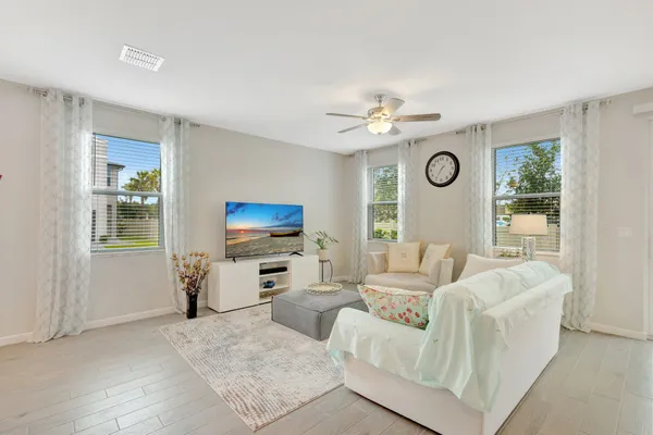 $435,000 | 2401 Southeast Tarvest Way, Stuart, FL 34997