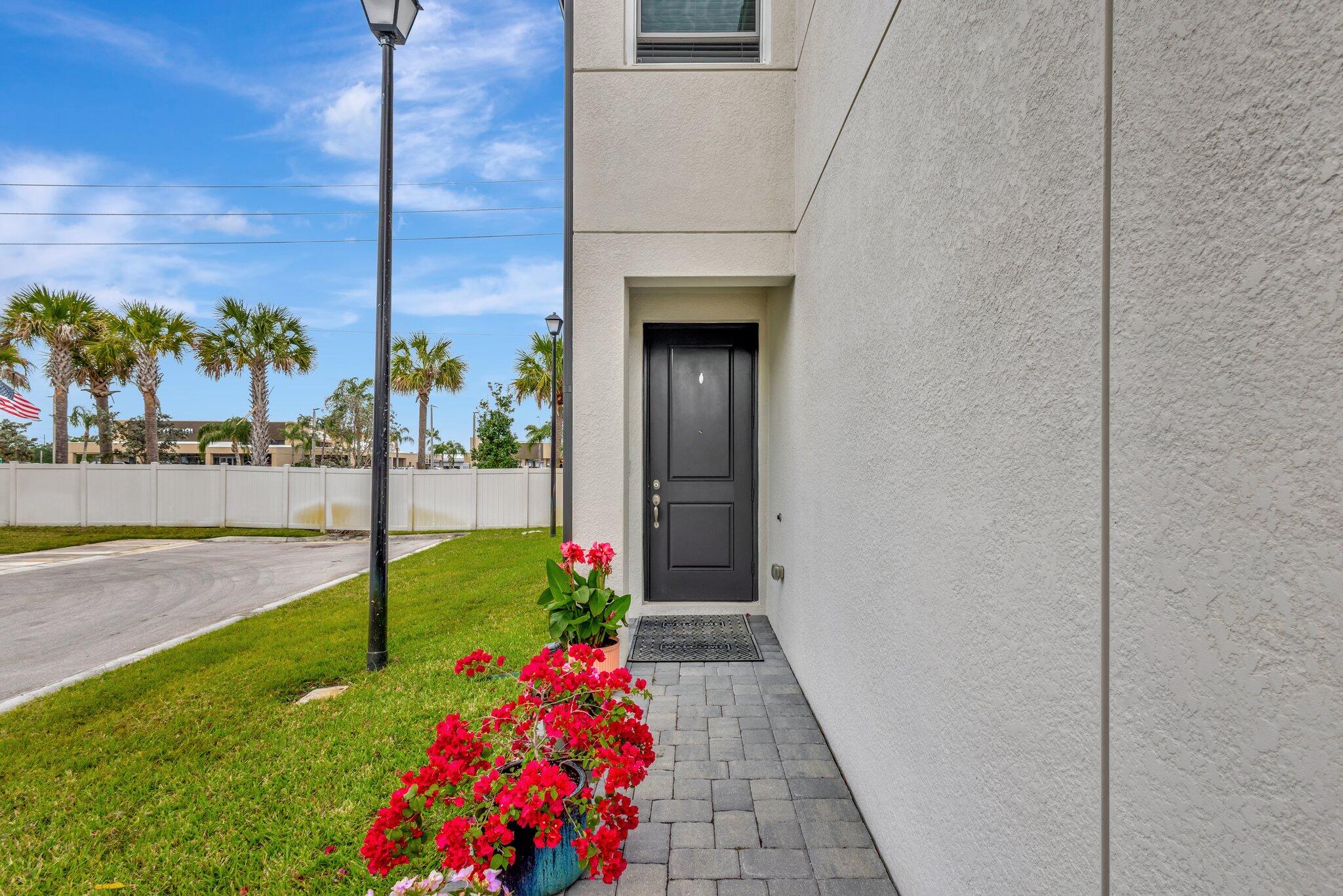 2401 Southeast Tarvest Way Stuart, FL 34997 - Photo 5 of 47 4-web-or-mls-5P1A3953