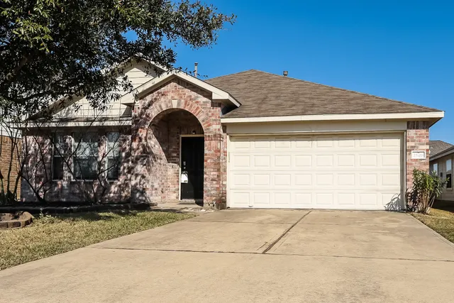$1,895 | 25418 Barmby Drive, Tomball, TX 77375