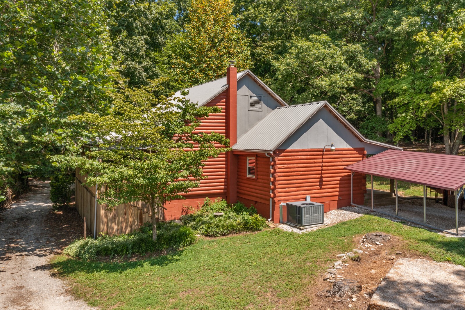 1055 Sensing Road Charlotte, TN 37036 - Photo 2 of 45 Gallery Image 2