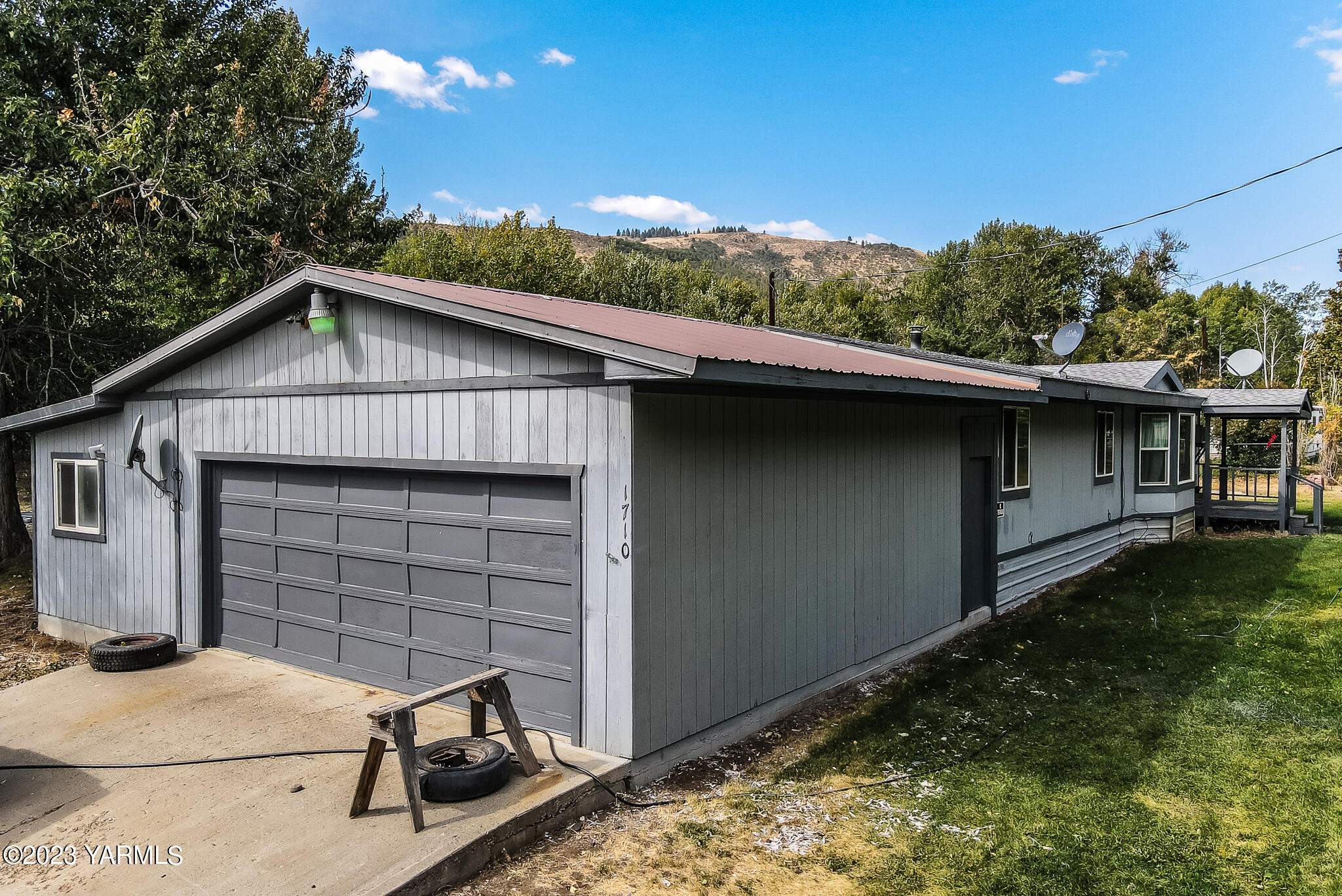 1710 North Fork Road Yakima, WA 98903 - Photo 3 of 34 a view of backyard of the house
