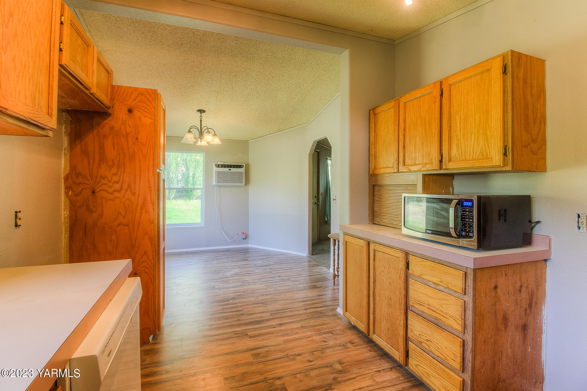 1710 North Fork Road Yakima, WA 98903 - Photo 10 of 34 a kitchen with stainless steel appliances granite countertop a refrigerator and a stove