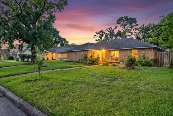 $2,000 | 5714 Arbor Vitae Drive, Houston, TX 77092