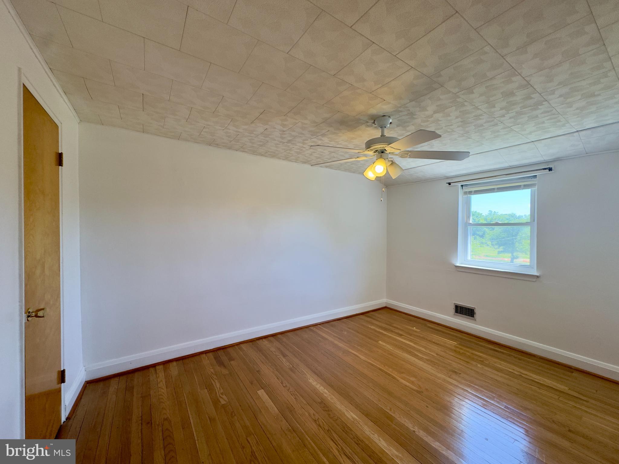 5781 Edgepark Road Baltimore, MD 21239 - Photo 15 of 20