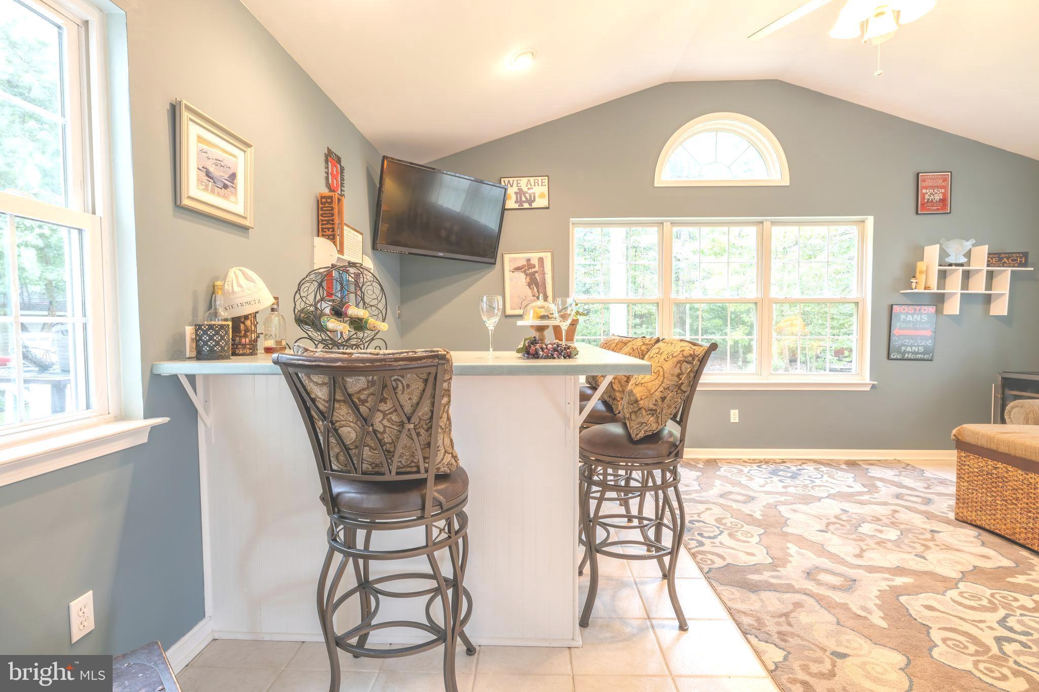 126 Addison Court Chester, MD 21619 - Photo 19 of 51 Full dry bar