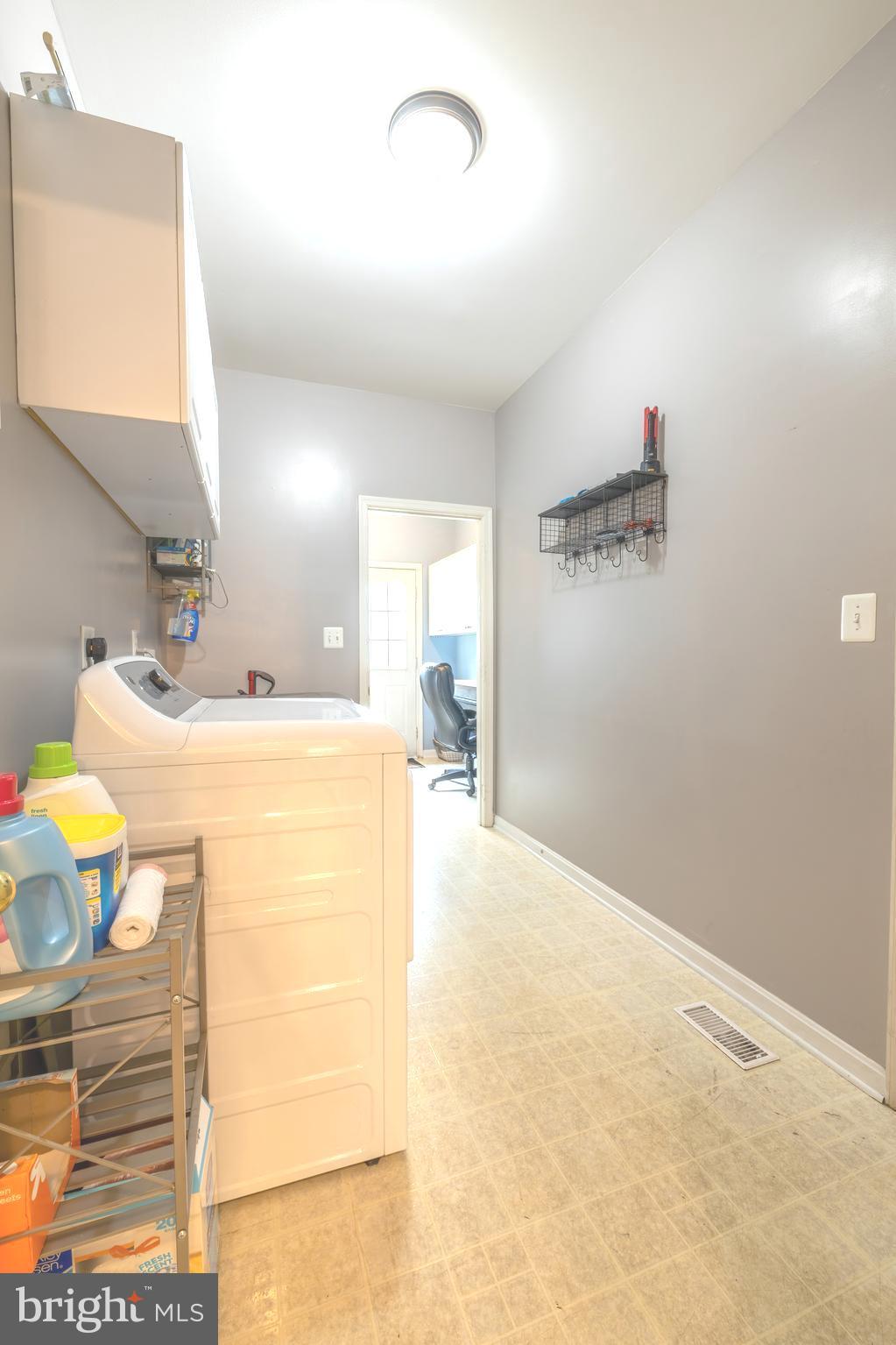 126 Addison Court Chester, MD 21619 - Photo 24 of 51 Mudroom/laundry room