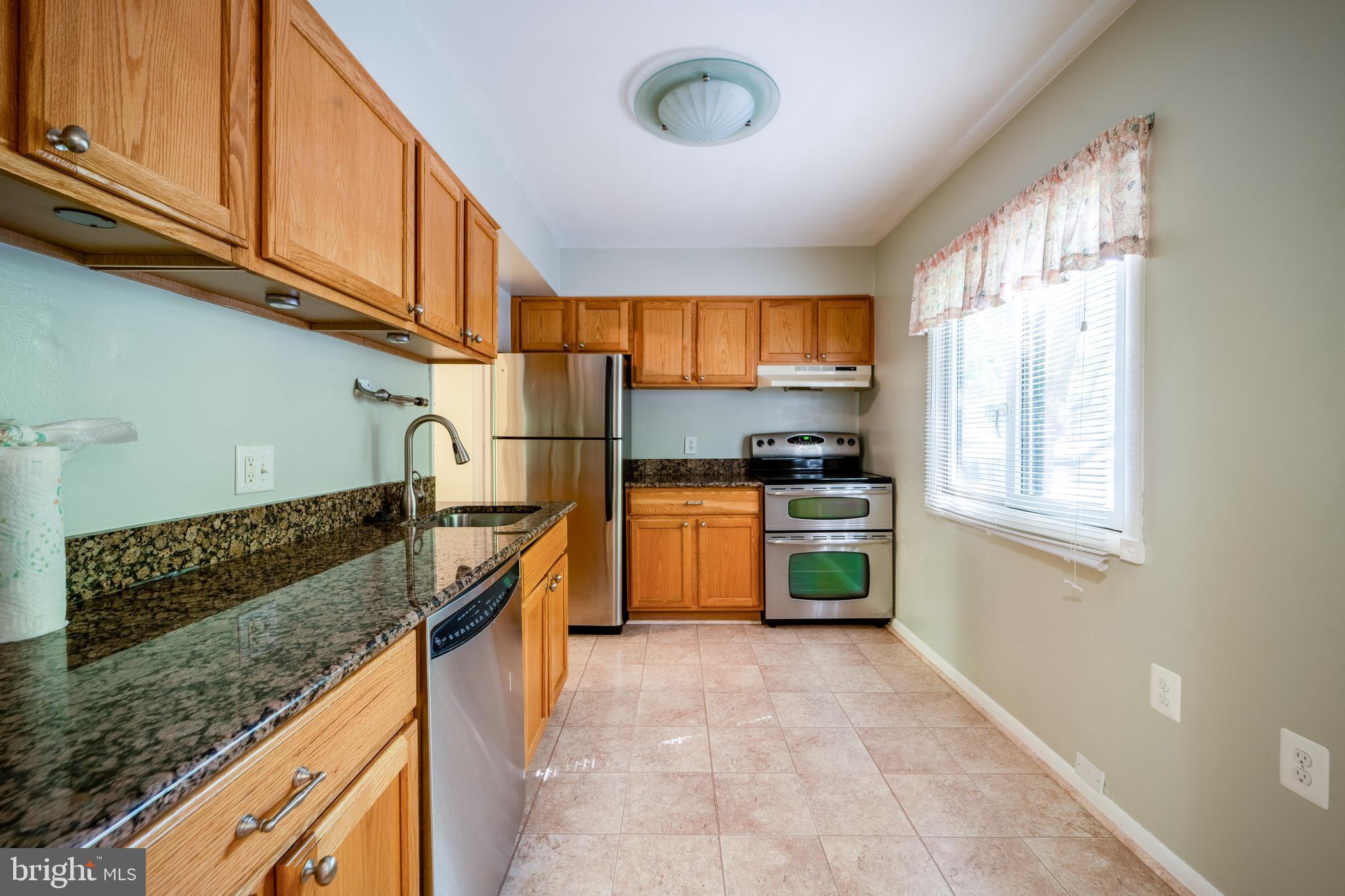 2455 Pyrenees Court Reston, VA 20191 - Photo 5 of 34