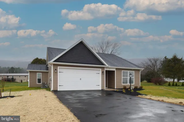 $484,900 | 105 Bluestem Circle, Centre Hall, PA 16828