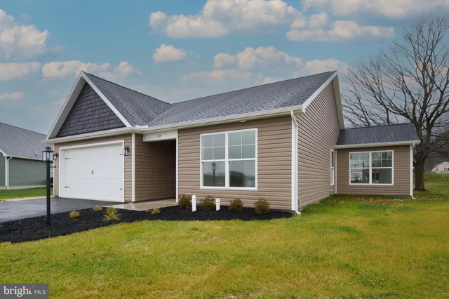 $484,900 | 105 Bluestem Circle, Centre Hall, PA 16828