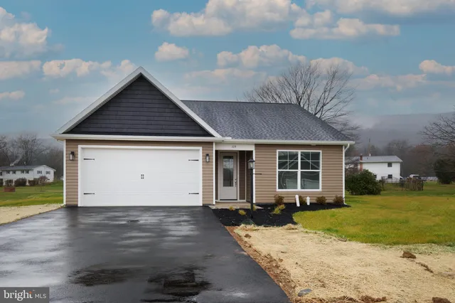 $484,900 | 105 Bluestem Circle, Centre Hall, PA 16828