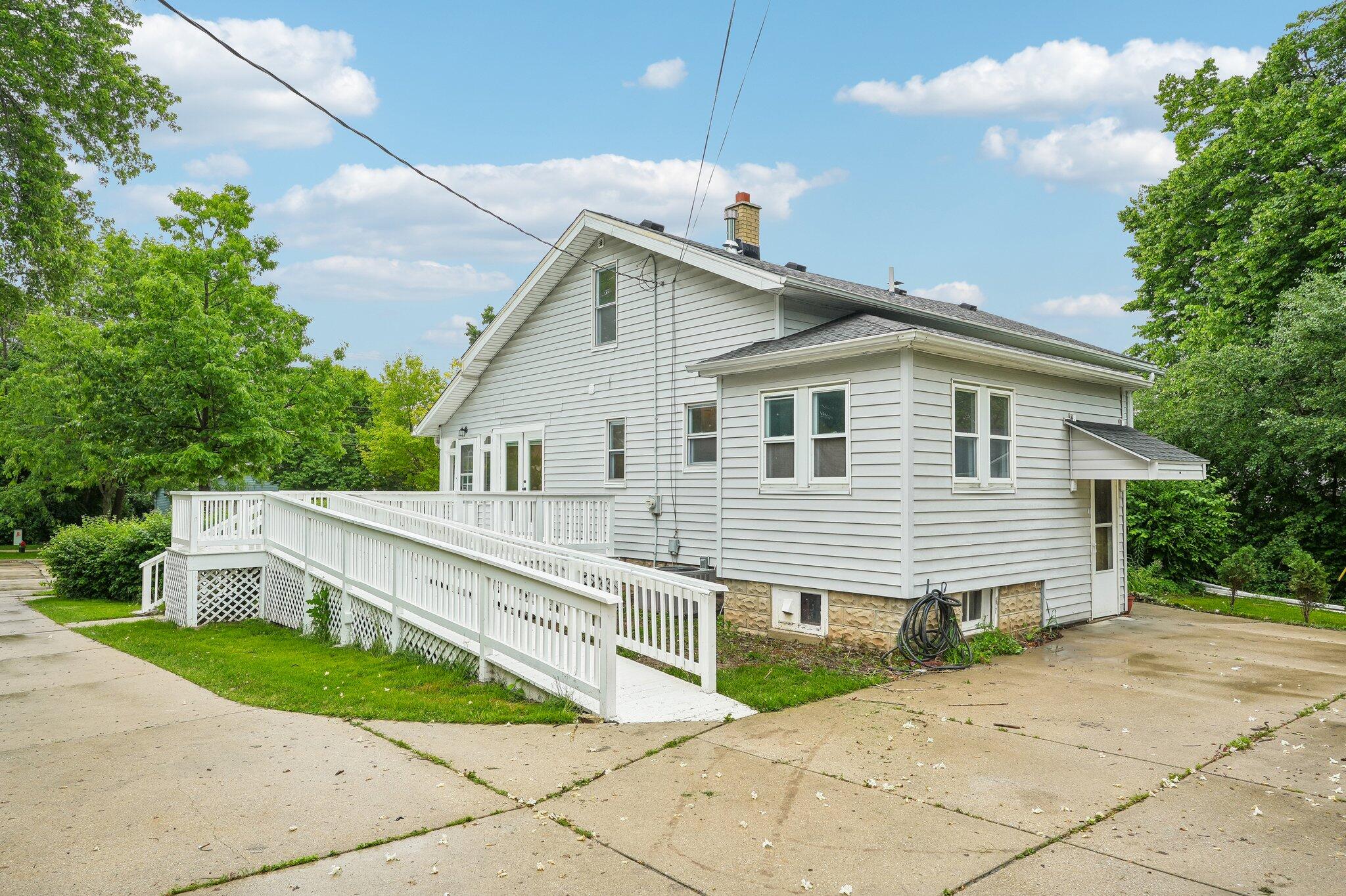 3615 West Cold Spring Road Greenfield, WI 53221 - Photo 3 of 51 2-web-or-mls-W Cold Spring Rd-S1806-002