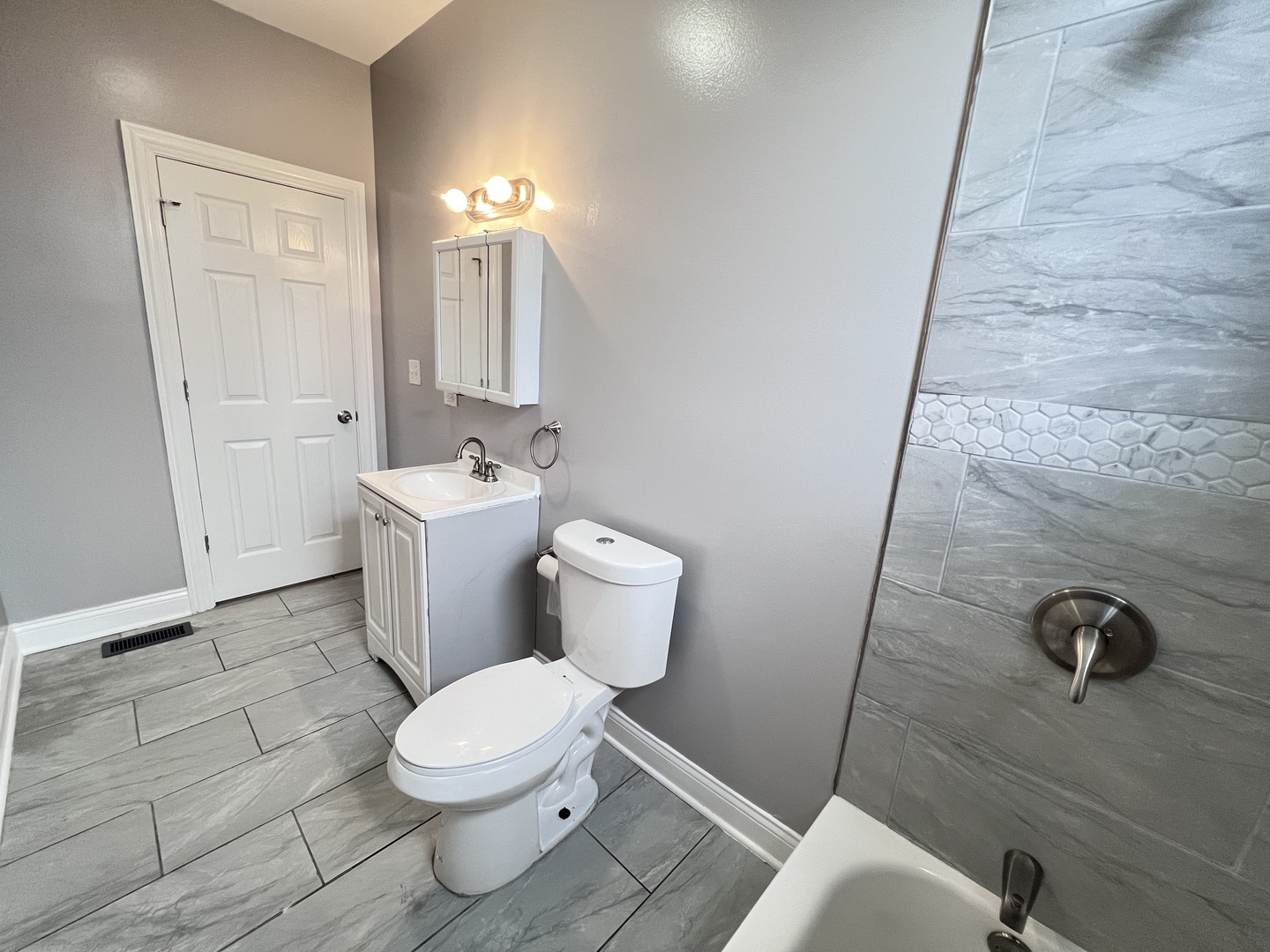7059 South Normal Boulevard, Unit 1S Chicago, IL 60621 - Photo 18 of 39 Gallery Image 18