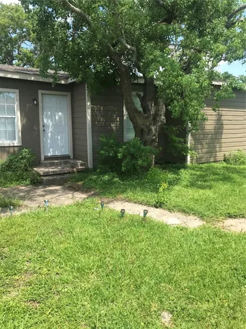 $900 | 1713 West 5th Street, Freeport, TX 77541