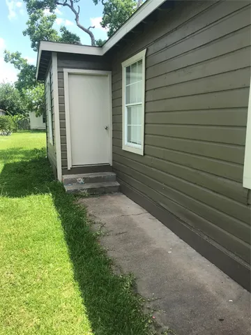 $900 | 1713 West 5th Street, Freeport, TX 77541