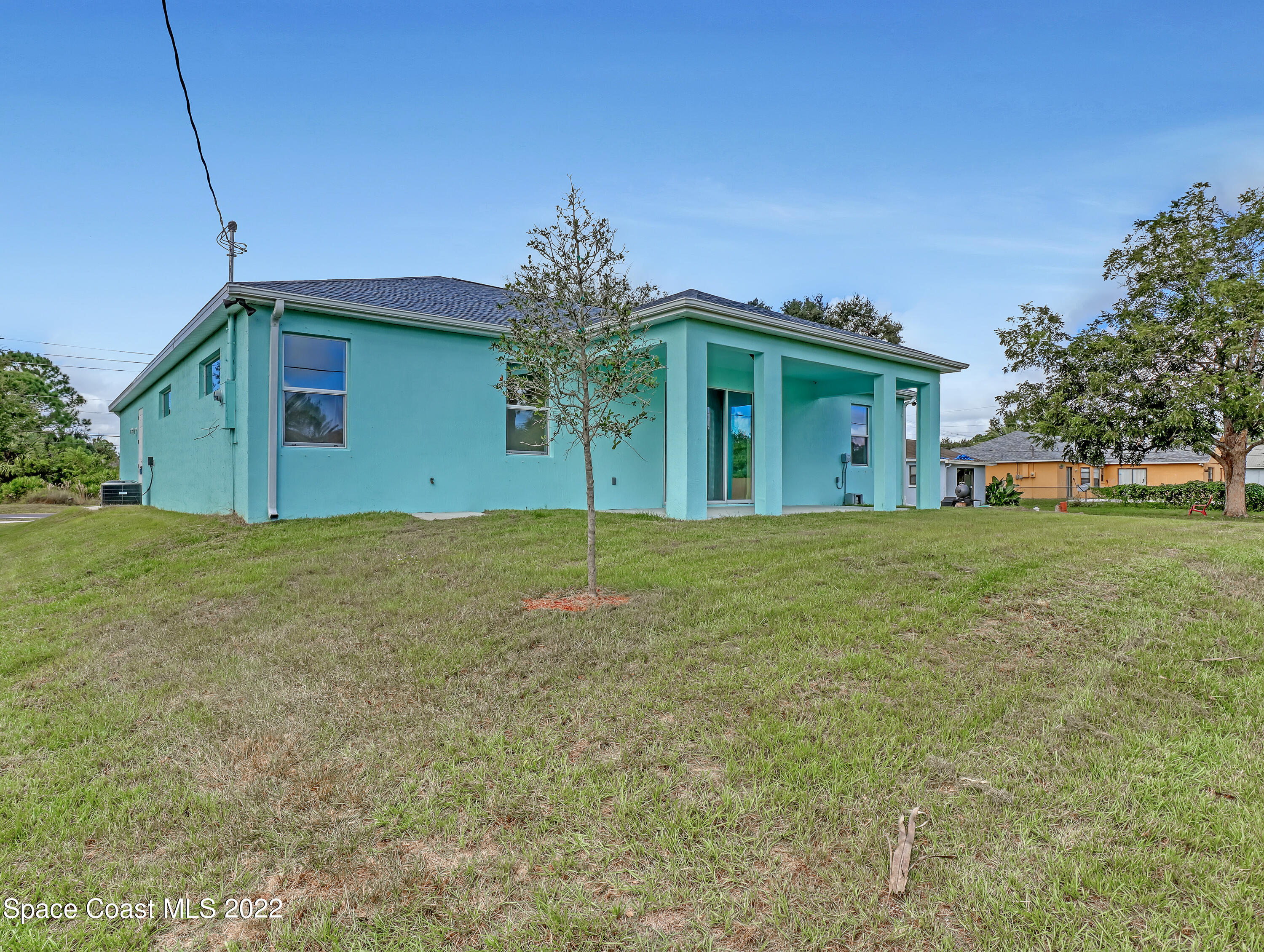 585 Degroodt Road Southwest Palm Bay, FL 32908 - Photo 14 of 40 585 Degroodt