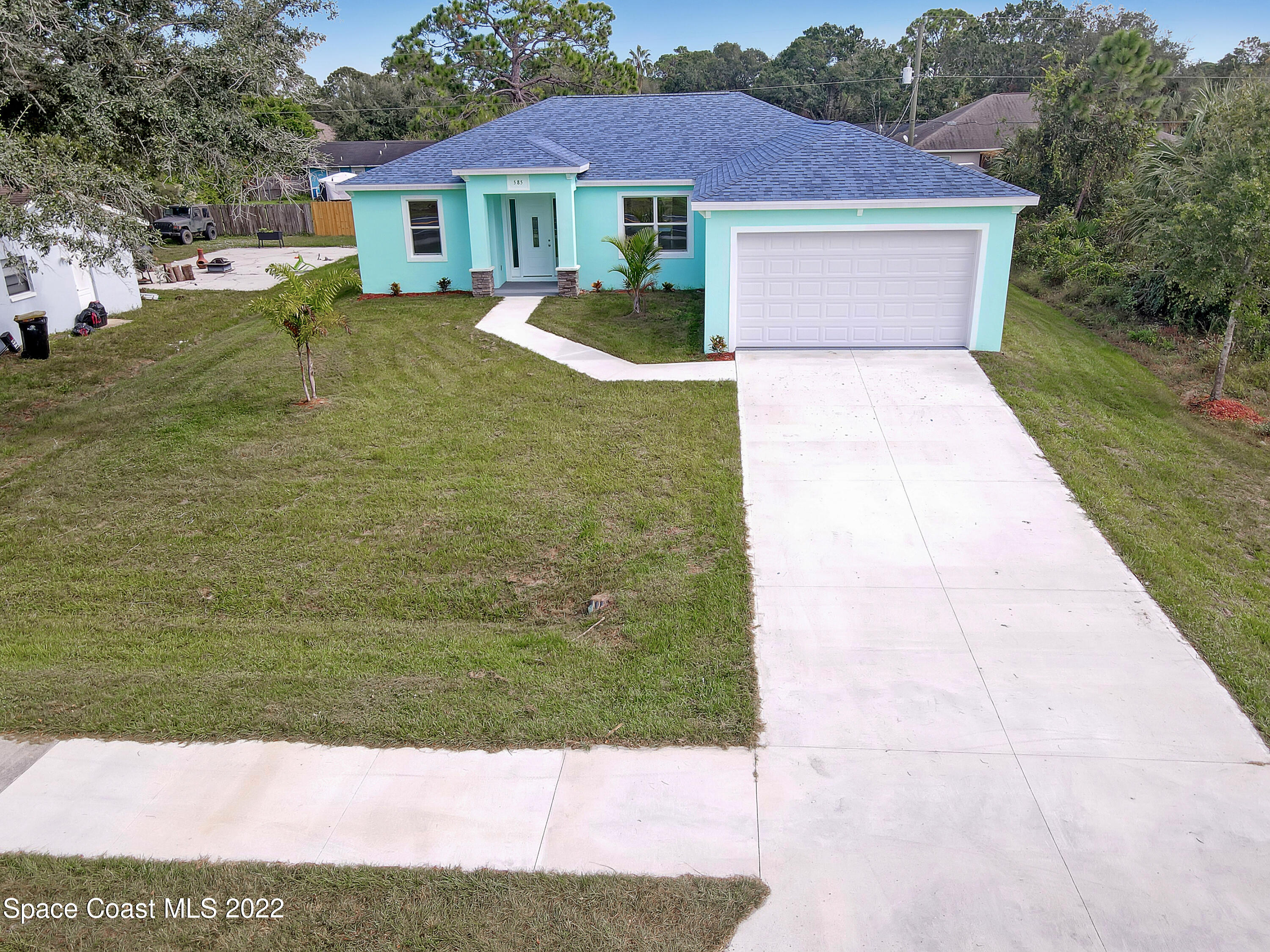 585 Degroodt Road Southwest Palm Bay, FL 32908 - Photo 36 of 40 Welcome Home