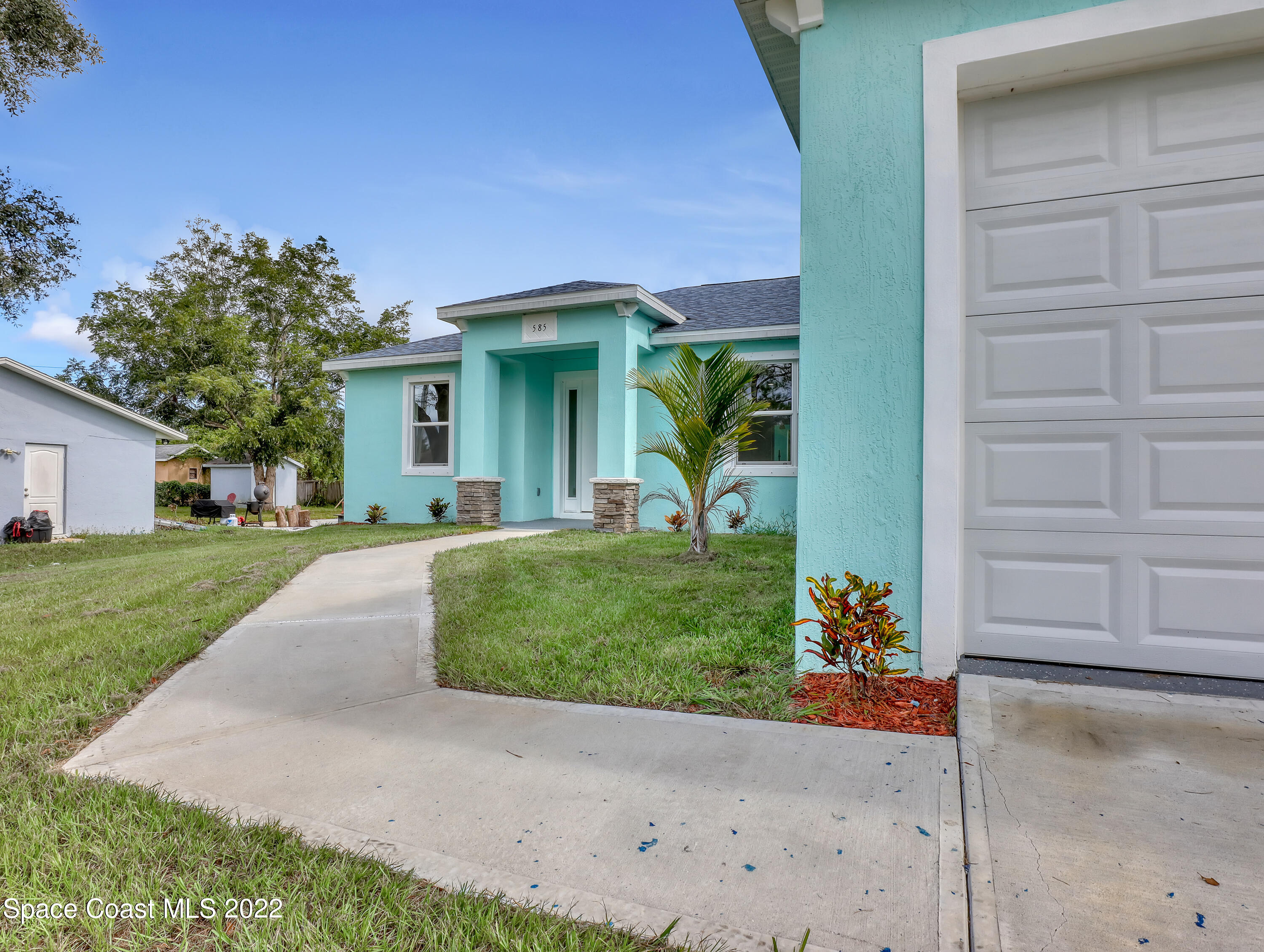 585 Degroodt Road Southwest Palm Bay, FL 32908 - Photo 38 of 40 585 Degroodt