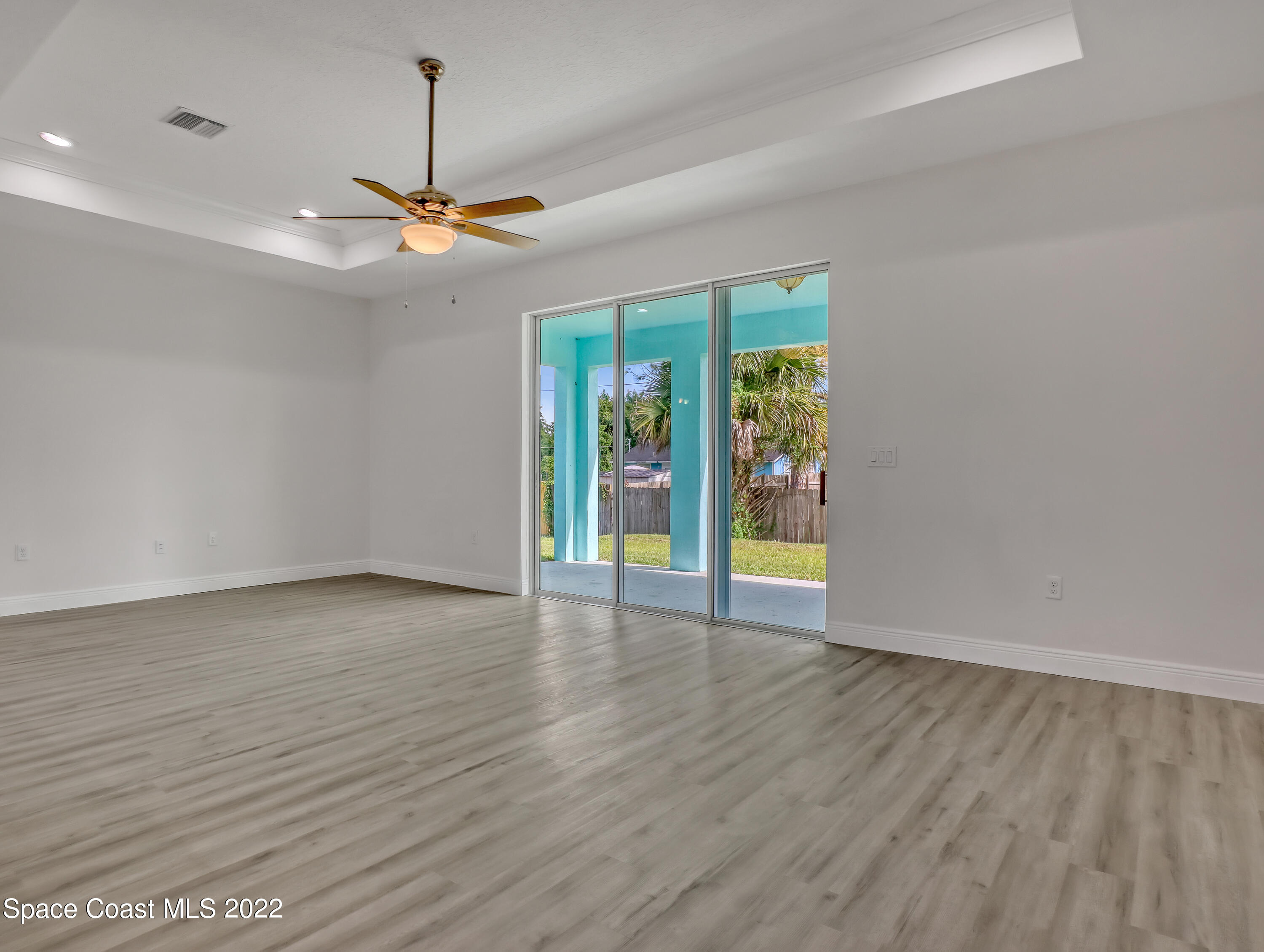 585 Degroodt Road Southwest Palm Bay, FL 32908 - Photo 10 of 40 Great Room