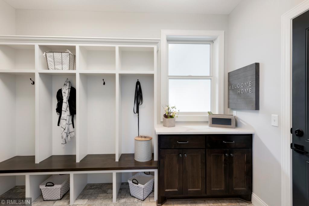 9210 Eagle Ridge Road Chanhassen, MN 55317 - Photo 17 of 53 Gallery Image 17